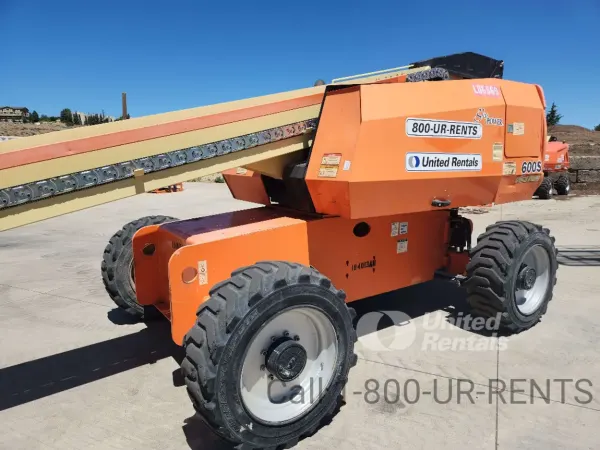 2017 JLG 600S
