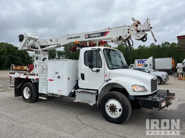 2017 Freightliner M2106