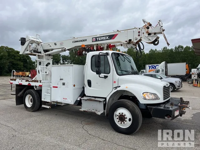 2017 Freightliner M2106