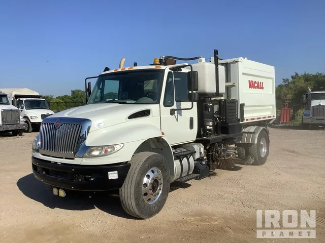 2017 International 4400