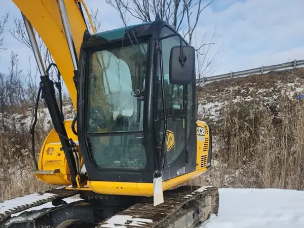 2019 JCB JS131 LC