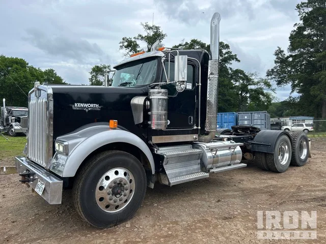 2019 Kenworth W900