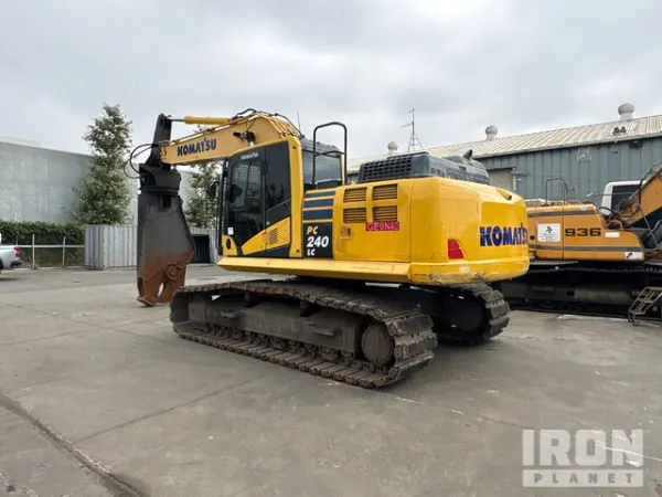 2020 Komatsu PC240-LC-11