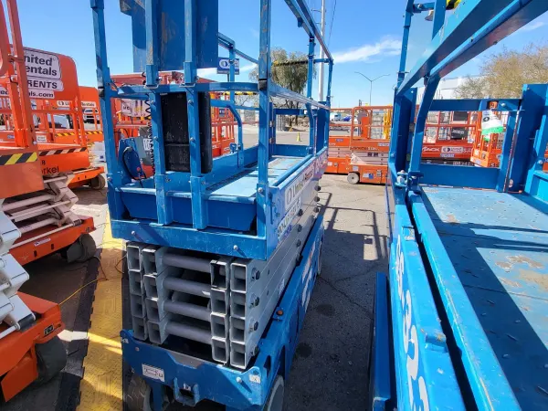 2019 Genie GS-3232