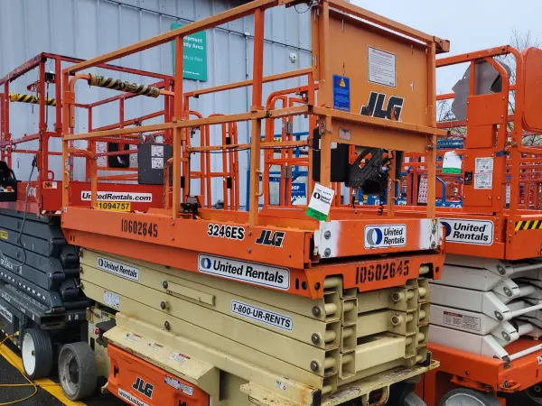 2017 JLG 3246ES