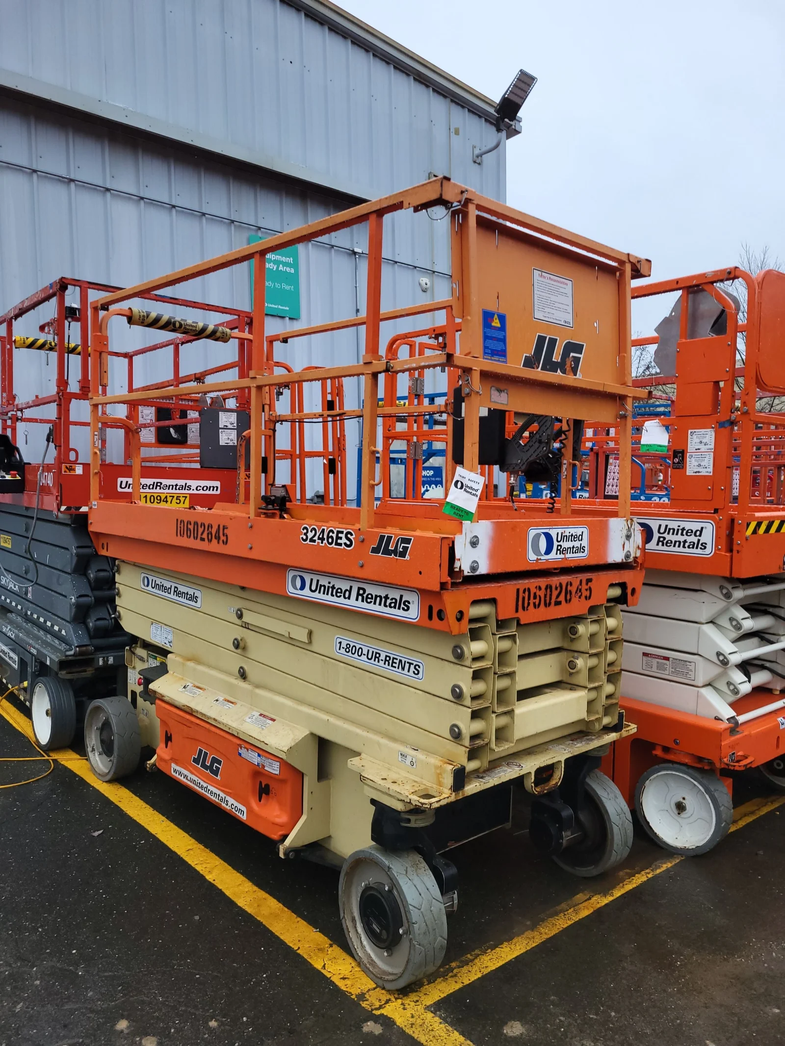 2017 JLG 3246ES