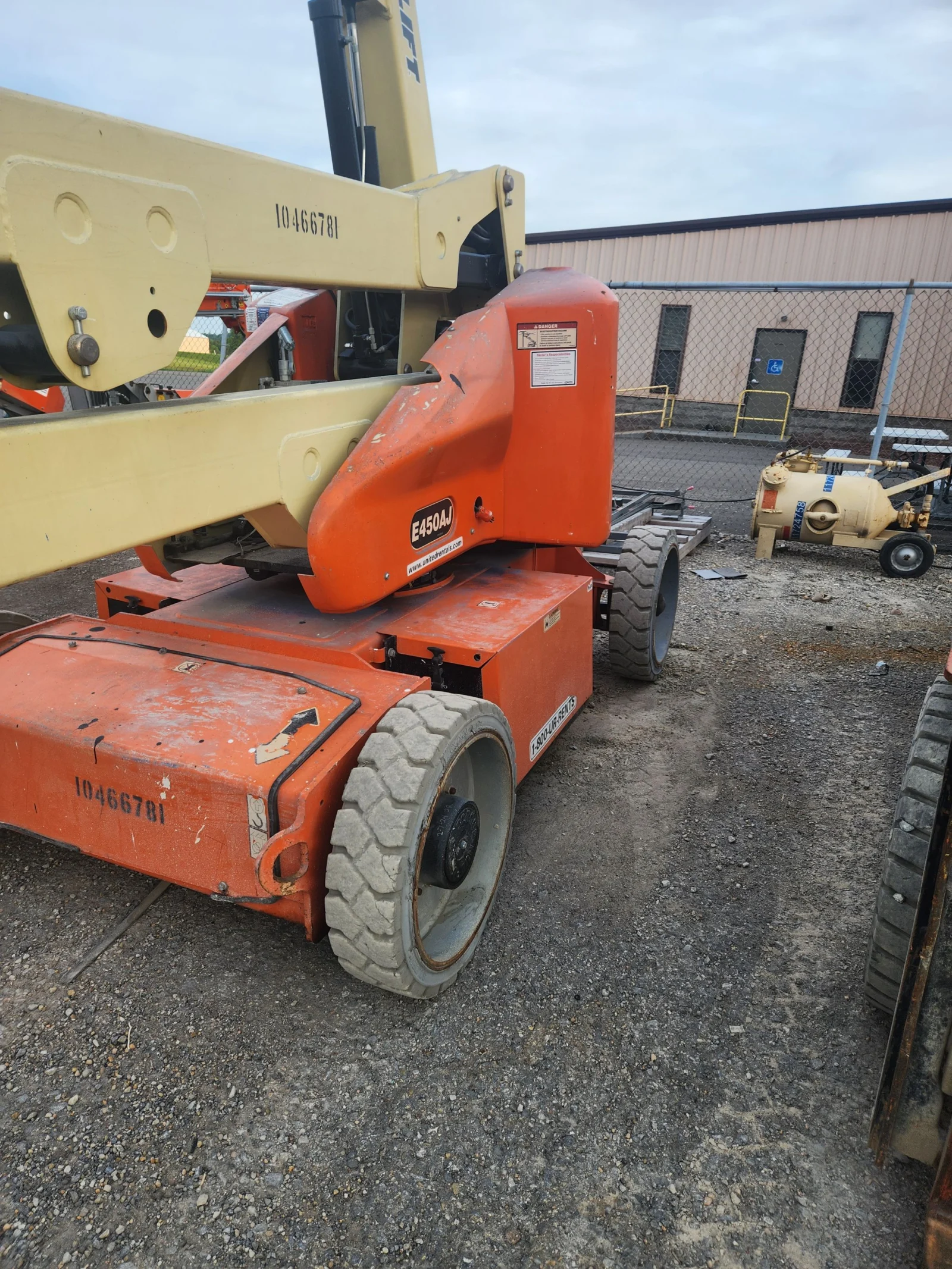 2016 JLG E450AJ Articulating