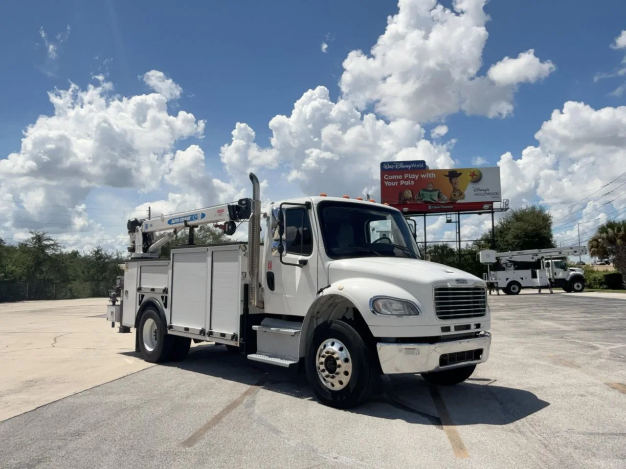 2020 Freightliner M2106