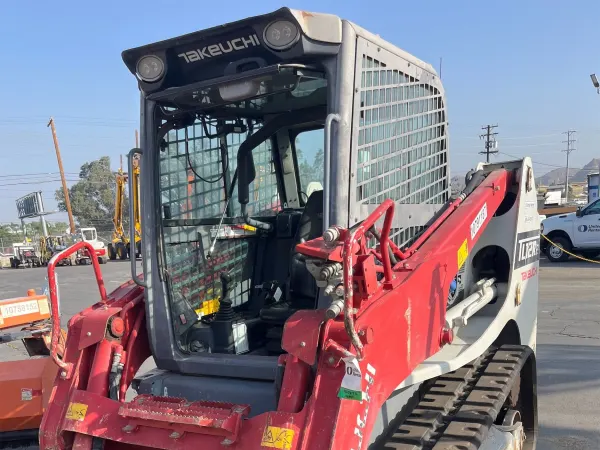 2018 Takeuchi TL12R2-CR