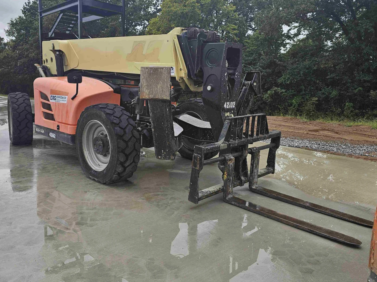 2015 JLG 1055