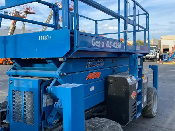 2016 Genie GS-4390 RT Rough Terrain