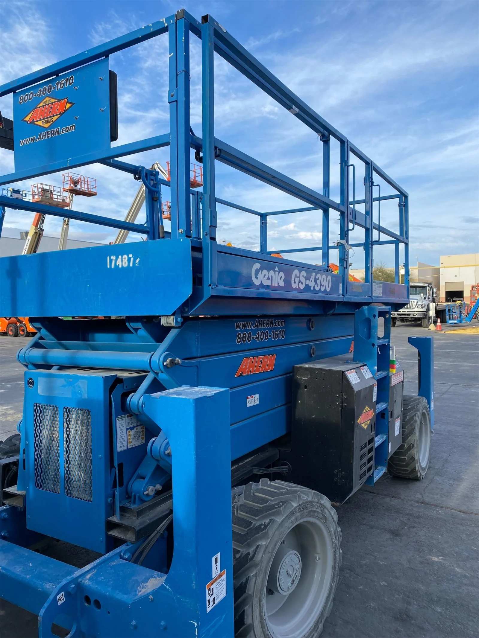2016 Genie GS-4390 RT Rough Terrain