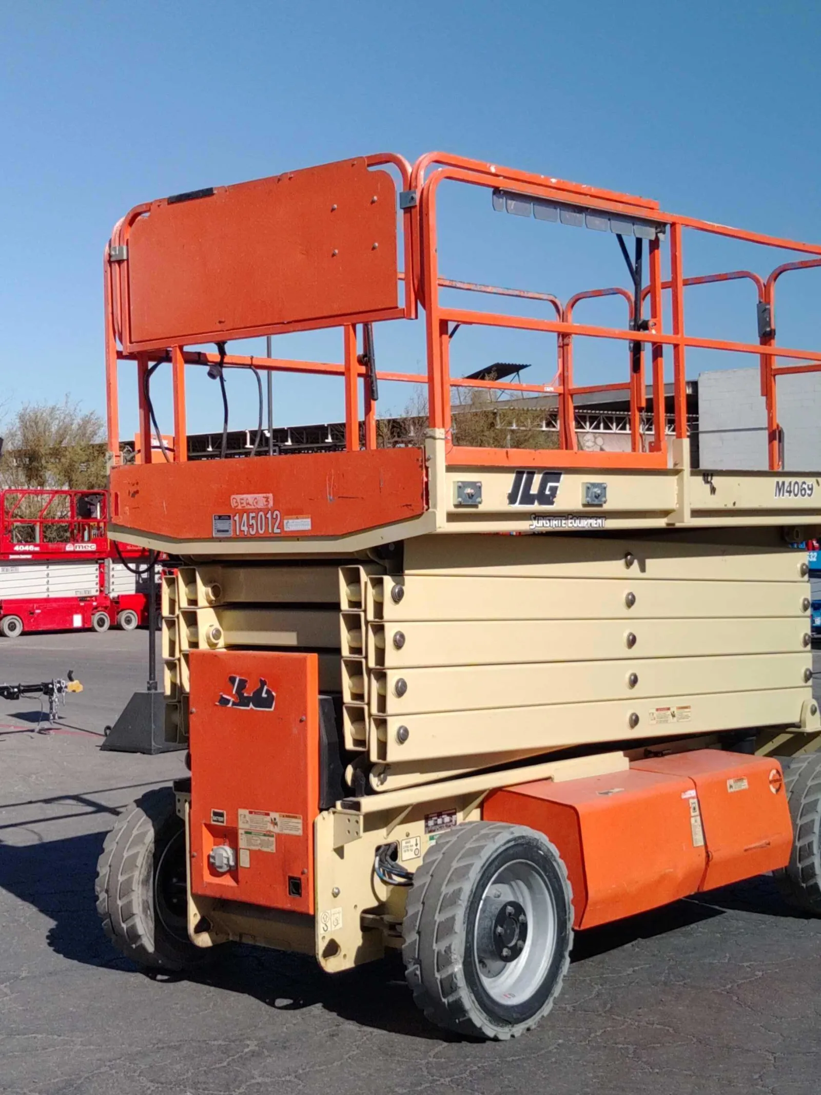 2015 JLG M4069LE