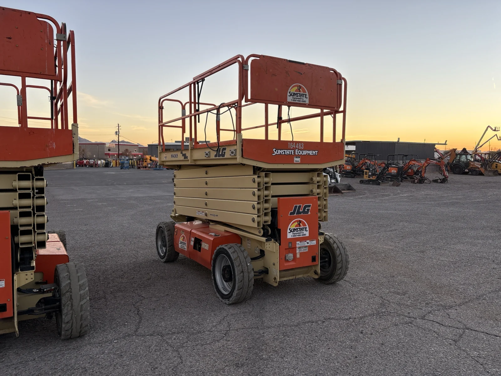 2017 JLG M4069LE