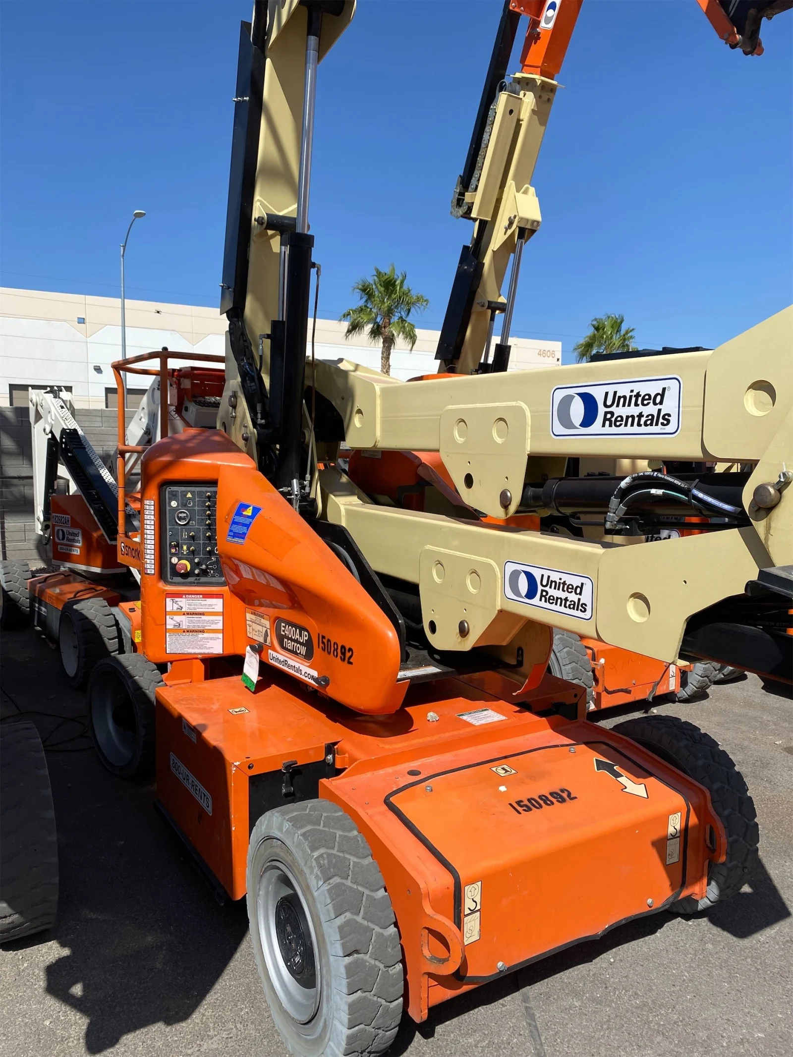 2015 JLG E400AJPN-Articulating-Boom-Lift