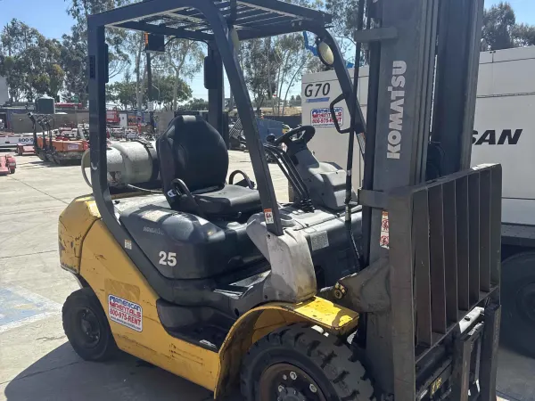 2016 Komatsu FG25T-16