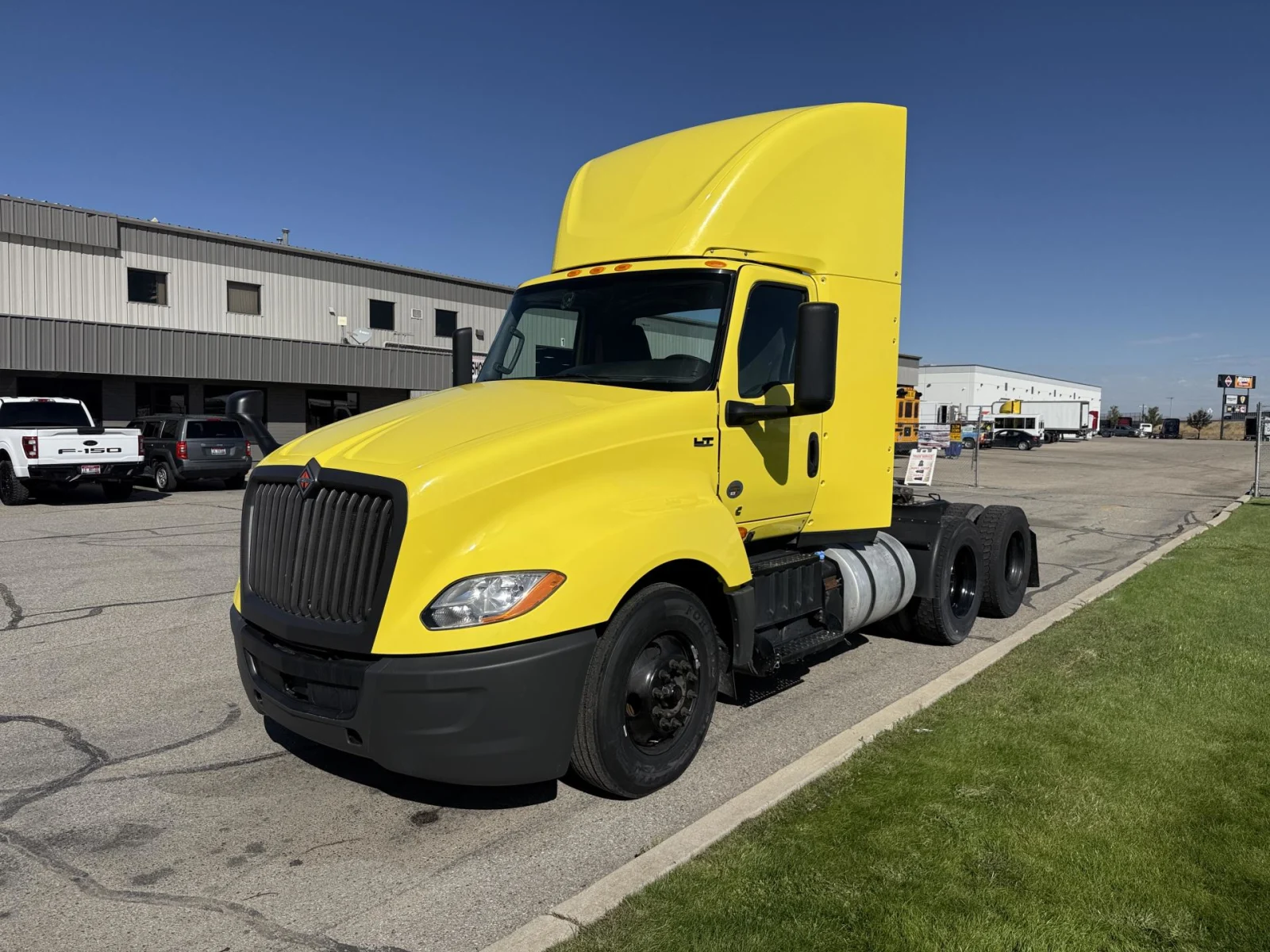 2023 International LT625
