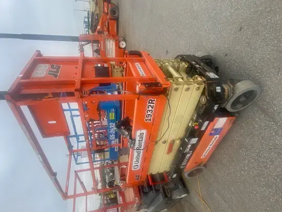 2017 JLG 1932R