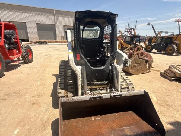 2022 Bobcat T76