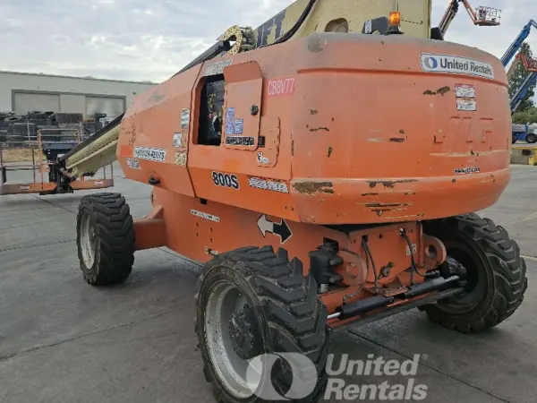 2017 JLG 800S
