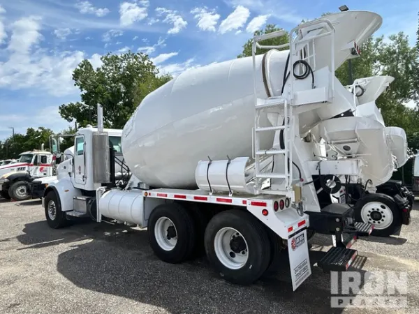 2013 Peterbilt 365