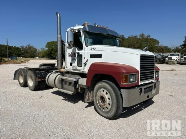 2020 Mack Pinnacle