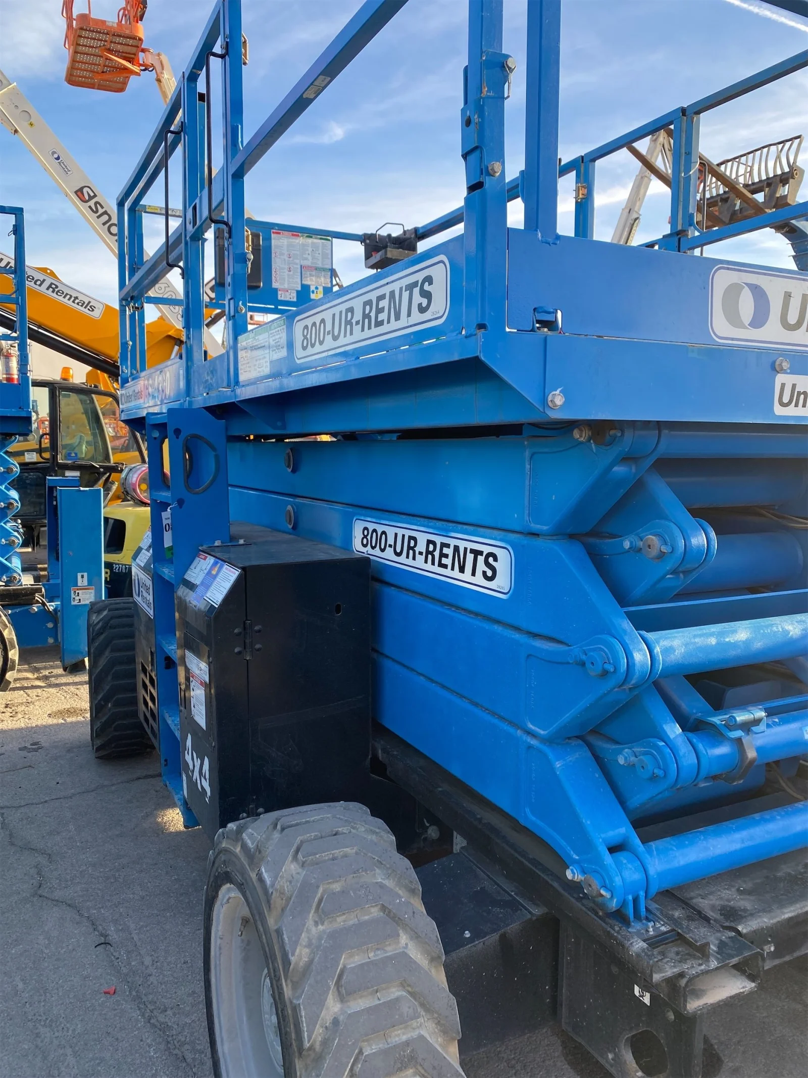 2017 Genie GS-4390-RT-Rough-Terrain
