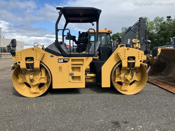 2016 Caterpillar CB66B