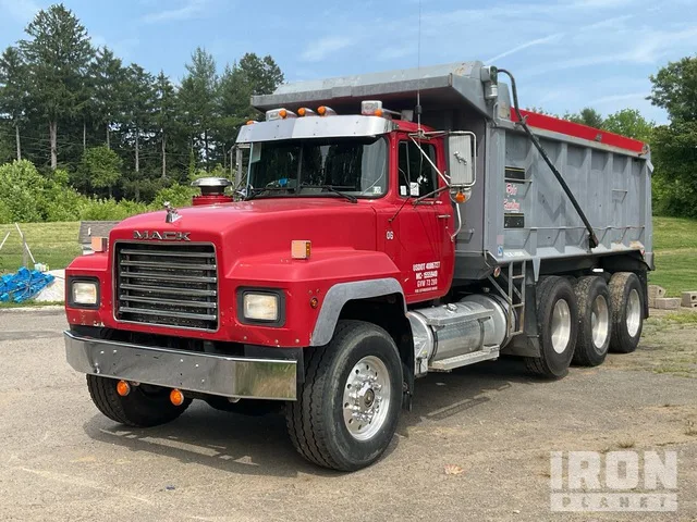 2001 Mack RD688S