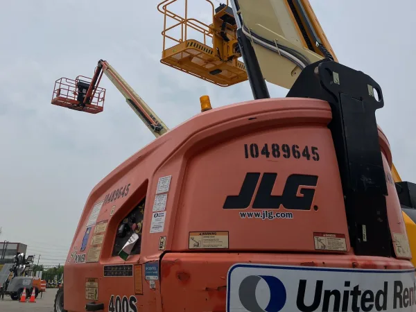 2016 JLG 400S