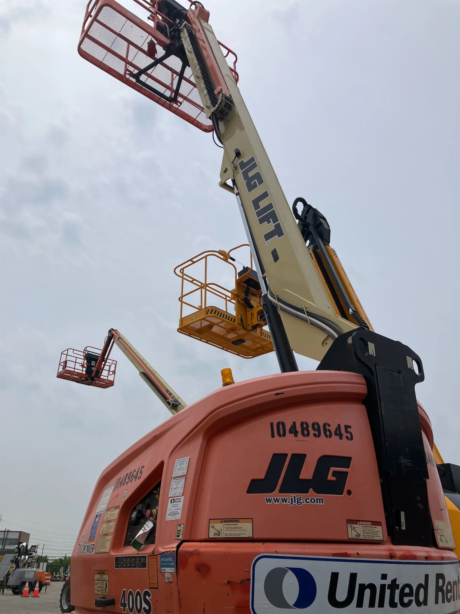 2016 JLG 400S