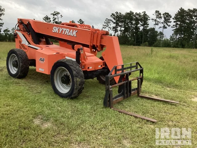 2014 JLG 8042