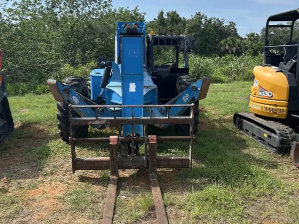 2014 Genie GTH-1056