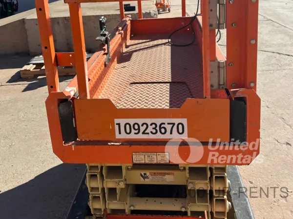 2019 JLG 1932R