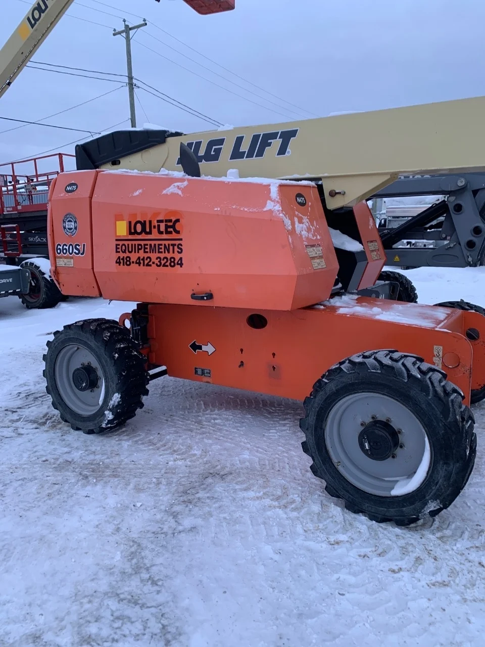 2017 JLG 660SJ