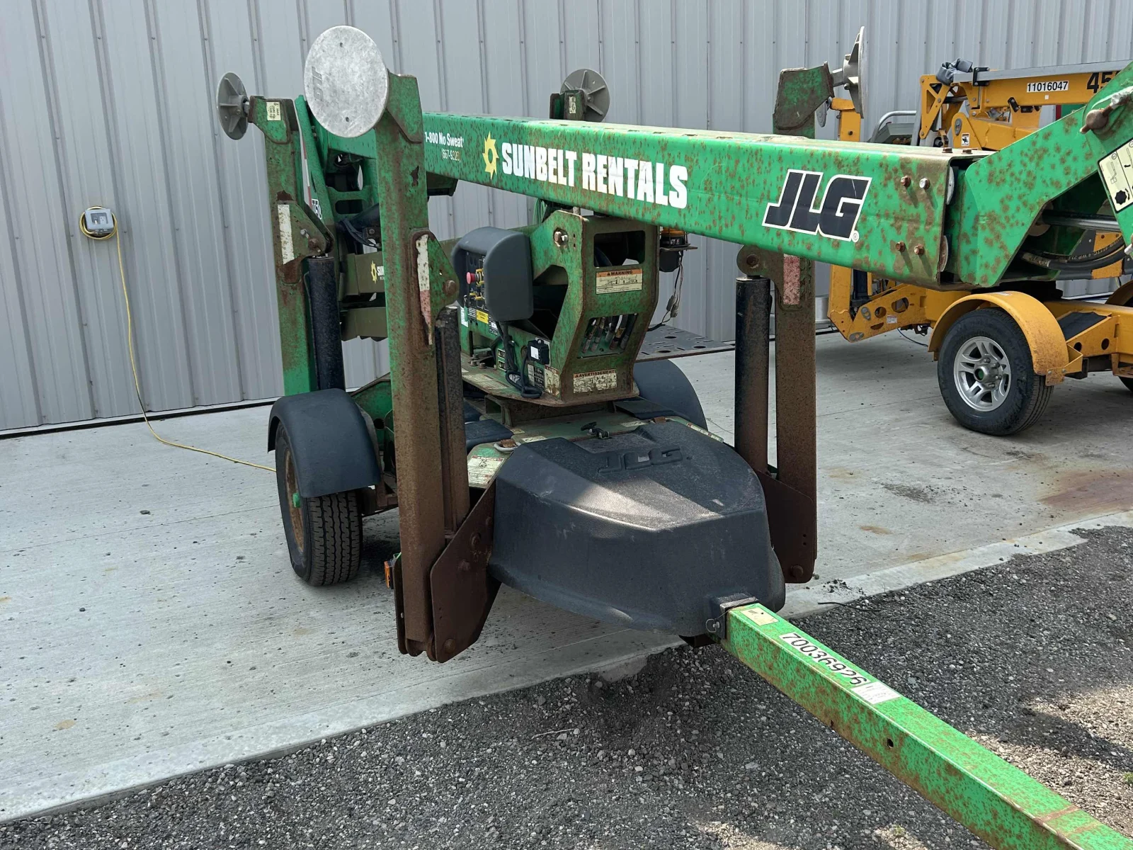 2017 JLG T500J