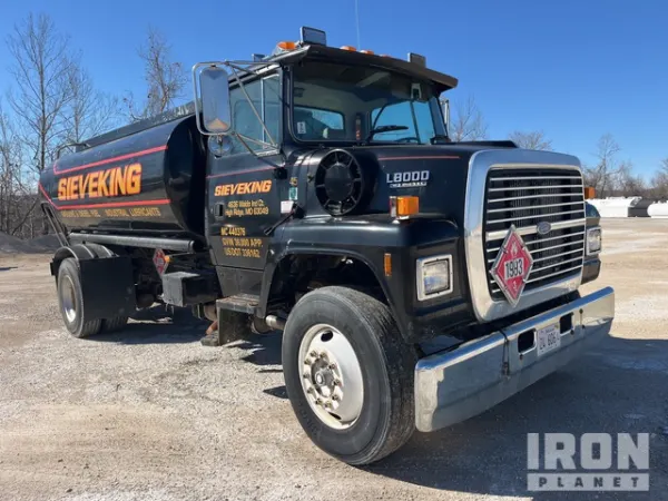 1995 Ford L8000