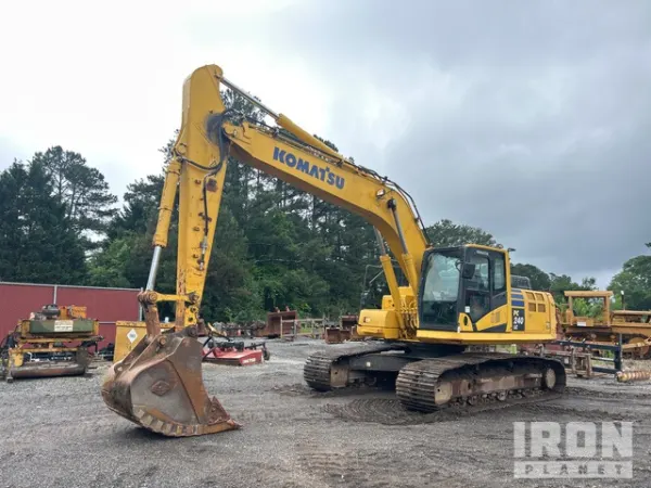 2020 Komatsu PC240LC-11