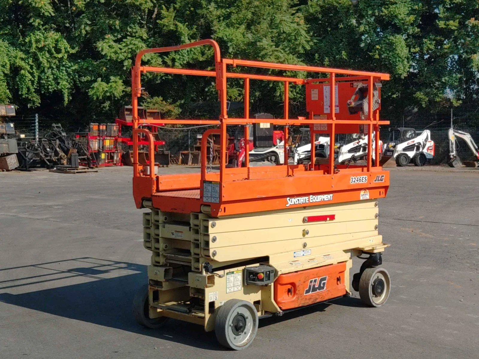 2017 JLG 3246ES