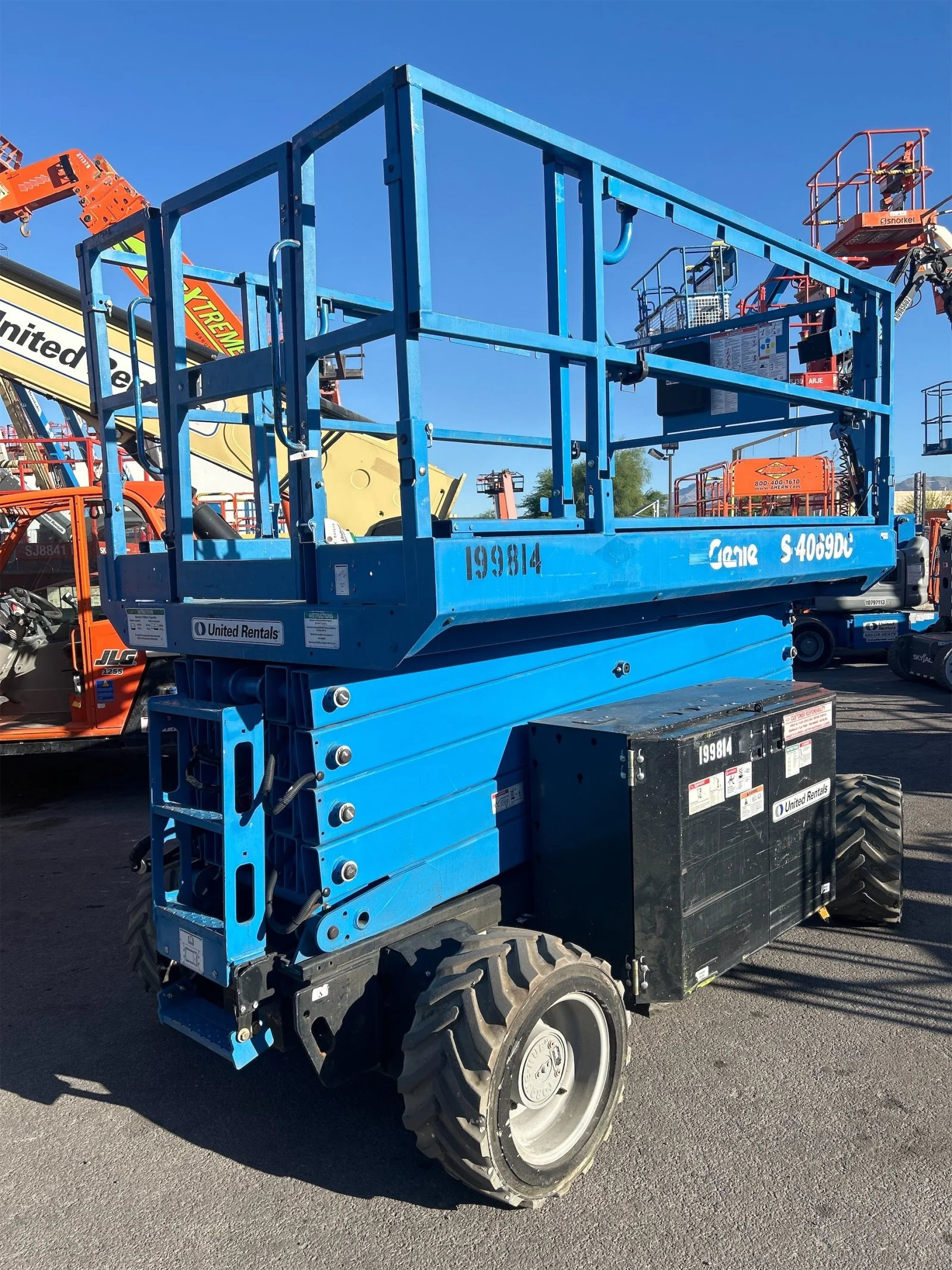2017 Genie GS-4069-DC