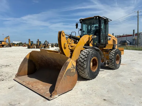 2018 Caterpillar 938M
