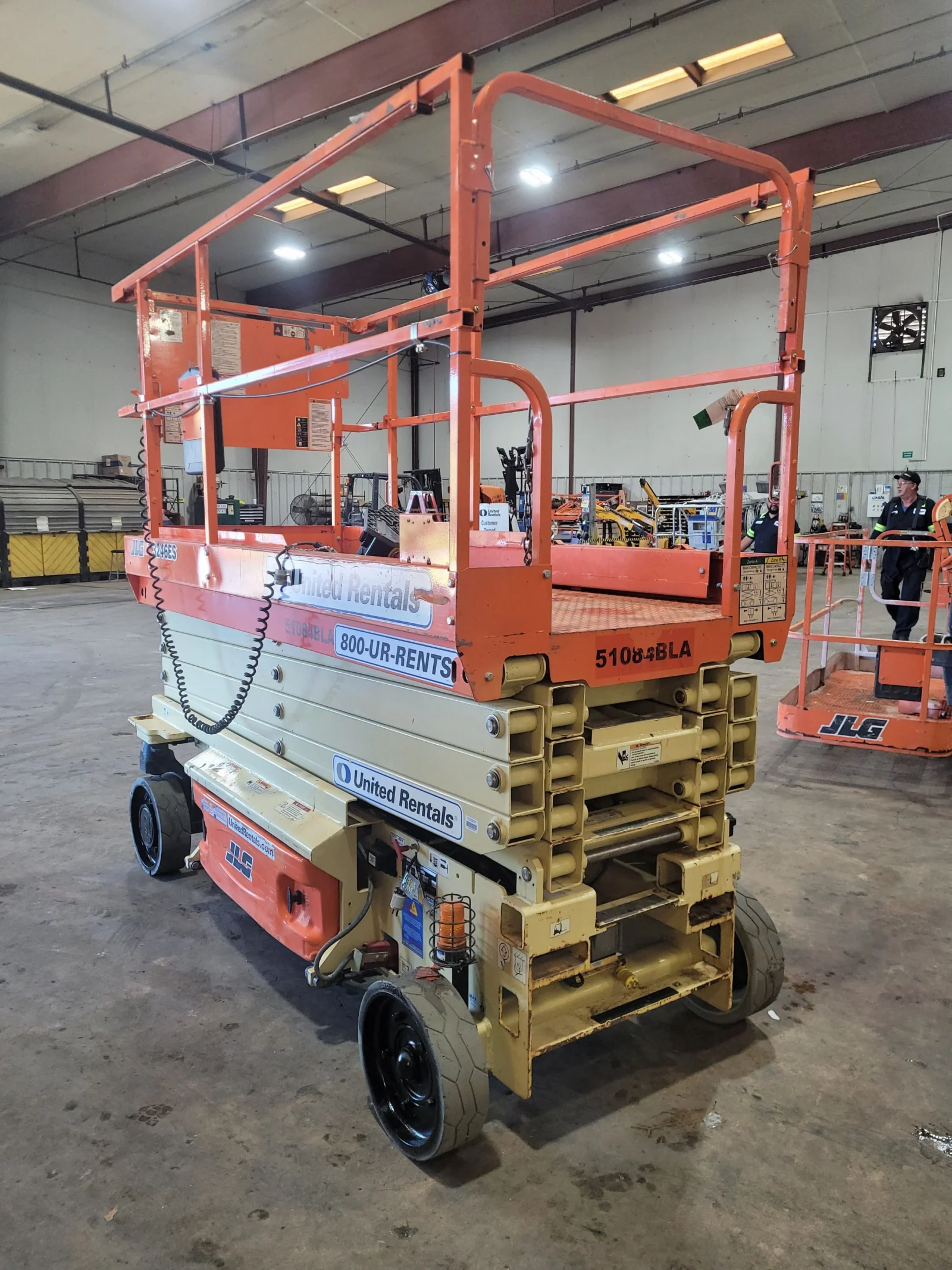 2017 JLG 3246ES