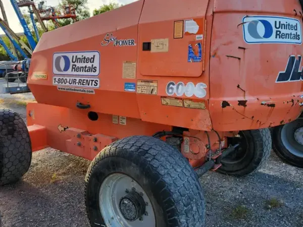 2017 JLG 600S