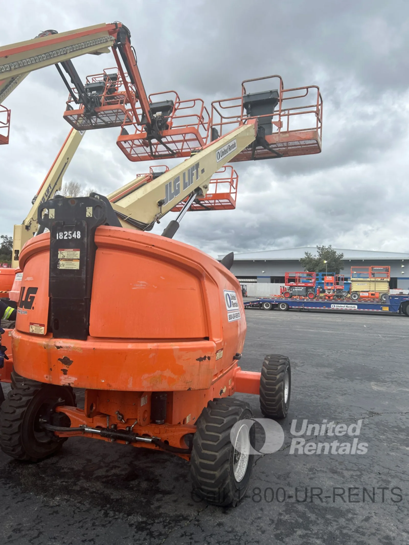 2017 JLG 400S