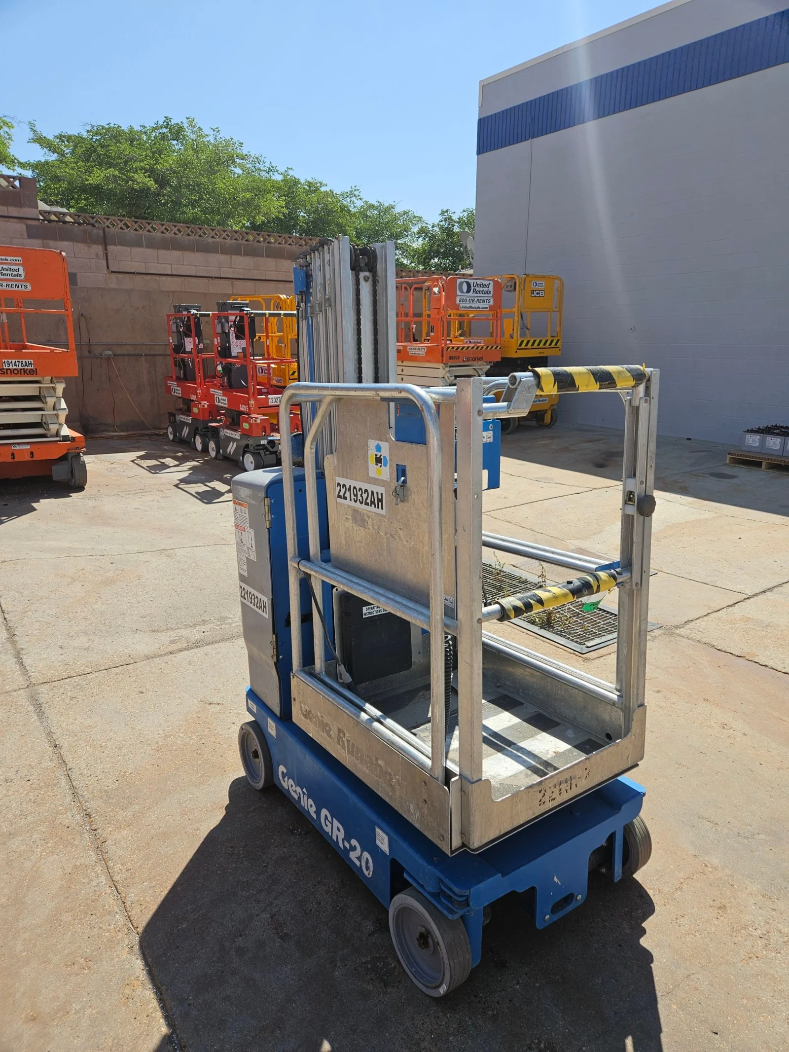 2018 Genie GR-20 Self-Propelled One-Person