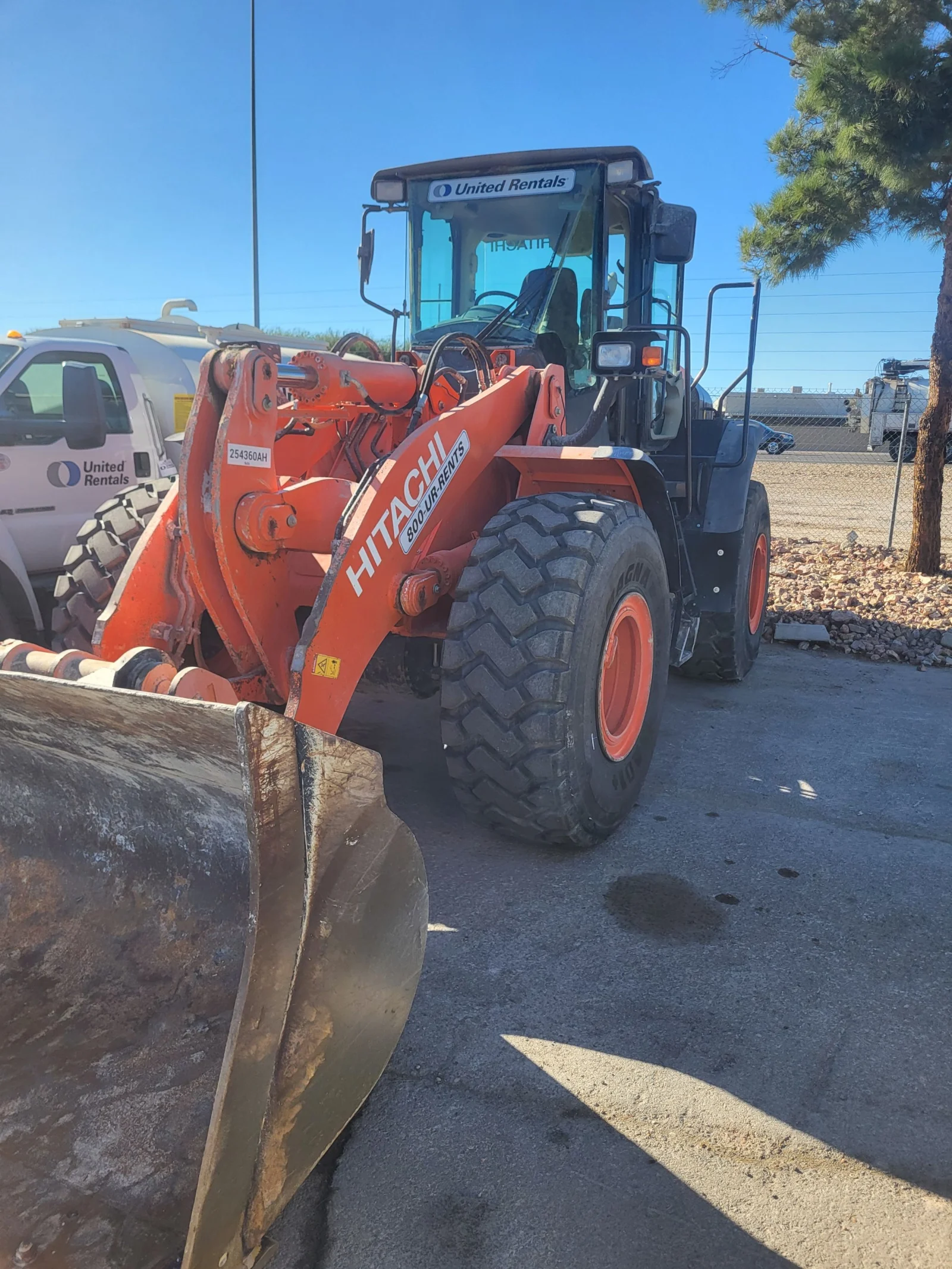 2020 Hitachi ZW220-6