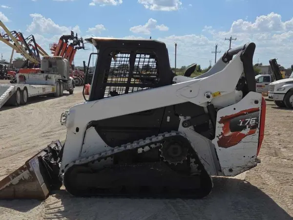2022 Bobcat T76