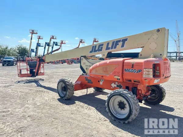 2018 JLG M600JP