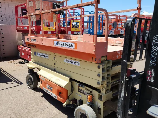 2018 JLG 3246ES