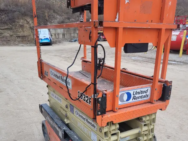 2017 JLG 1932R